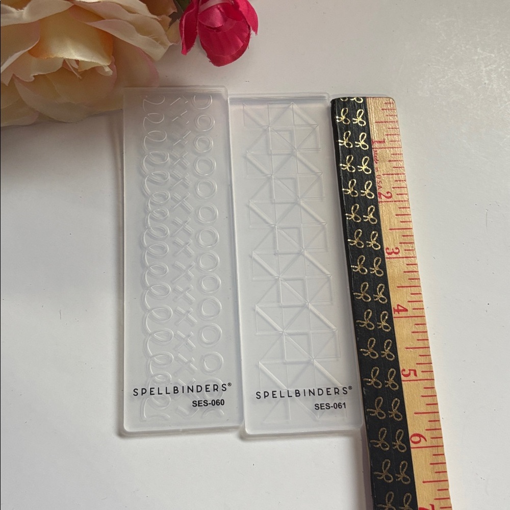 Spellbinders Embossing Folders Set - Picture 3 of 8